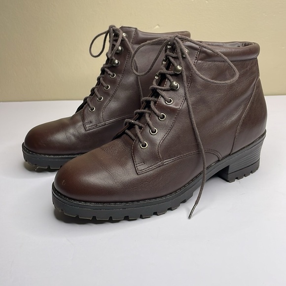 St JOHN’S BAY Brown Leather Lace-Up Ankle Boots Faux Fur Lined Footbed & Insole - Picture 16 of 16